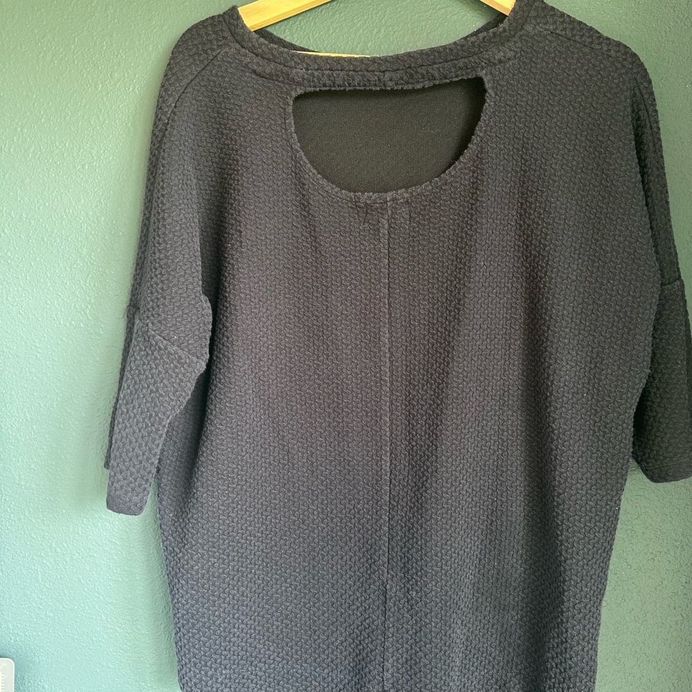 Deletta Black Short Sleeve Textured Layered Tee - Picture 5 of 7